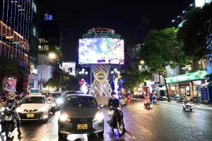 Phố ẩm thực Phan Xích Long muốn 'thức khuya' hơn