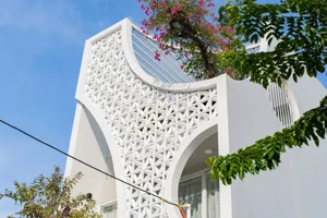 Ngôi nhà có mặt tiền cong tựa như mặt trăng