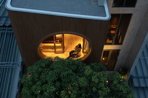 Ngôi nhà 160 m² tại TP.HCM lấy cảm hứng từ đường cong xe Vespa