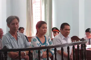 Nguyên hiệu trưởng bị truy tố tham ô nói... 'không nhận đồng nào'