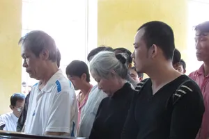 Từ một bằng dược sĩ giả, 34 bị cáo hầu tòa