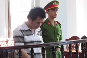 Bảo vệ công trình ngồi tù vì tiếp tay trộm vật tư