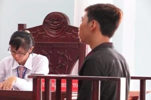 Gánh nặng của 'bà mẹ nhí' và người yêu sau phiên tòa