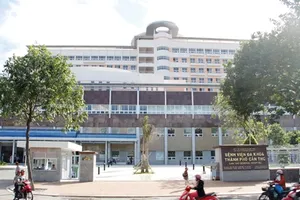 Giám đốc BV Đa khoa TP Cần Thơ: 'Có người xin vô, có người xin ra'