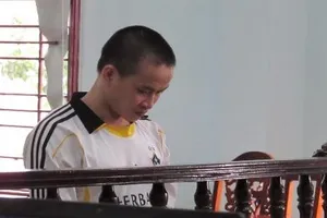 Phê ma túy đâm bạn thủng phổi