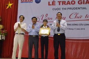 Cách sống của Dế Mèn vào đề 'Văn hay chữ tốt'