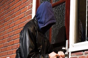 Báo công an mất 4 chỉ vàng mới biết trộm là cháu cố