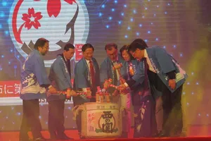 Chen chân thử rượu sake đêm giao lưu văn hóa Việt-Nhật