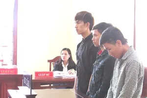 3 thanh niên lãnh án vì ham nhậu, lười lao động