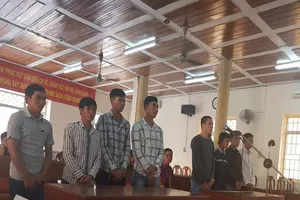 Điều tra lại vụ cầm dao chặn xe xin tiền giữa đêm