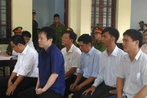 3 cán bộ ngân hàng gây thiệt hại hơn 304 tỉ hầu tòa