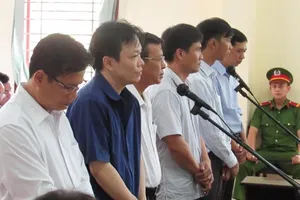 Xử 3 cán bộ ngân hàng: Giám đốc chỉ biết ký