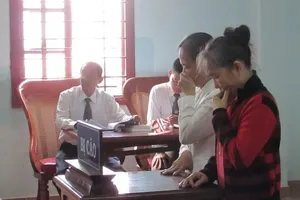 Xài giấy đỏ scan 'hốt' tiền tỉ