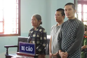 Cho là keo kiệt, 'vợ' lên kế hoạch... cướp tiền 'chồng'