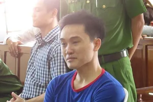 Mẹ vợ quỳ gối xin cho con rể thoát án tử hình