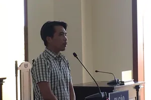 Cùng đi bán dây chuyền, được chia tiền mà nói không hưởng lợi