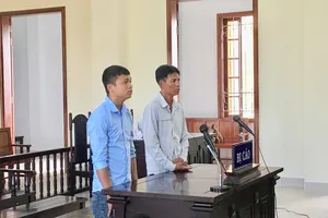 Hai chú cháu lãnh án vì... tự tin chàng rể biết bơi