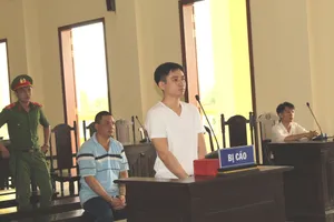 Gia đình gửi đơn xin tòa không cho báo chí chụp ảnh bị cáo