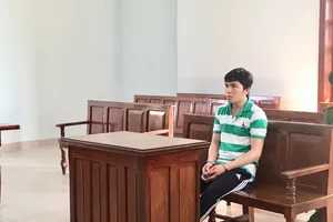 'Chat' nhạy cảm và dụ dỗ để xâm hại bé gái 13 tuổi