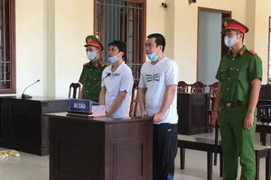 Chỉ vì cái cổng rào, người mang thương tật, kẻ vào tù