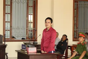 Bị cáo sát hại mẹ ruột phản cung, đổ tội cho người khác