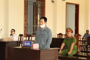 Cửa hàng trưởng hầu tòa vì tự ý bán hơn 6.700 thùng sữa