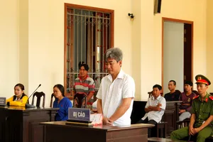 Thua bạc không chung tiền còn đâm chết người