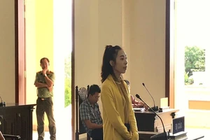 Nhân viên ngân hàng lấy 28 cây vàng của khách mua nhà, du lịch