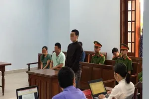 Thiếu niên lãnh án tù vì ‘yêu’ học sinh lớp 6