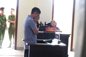 Bị cáo bật khóc khi nghe VKS đề nghị án chung thân