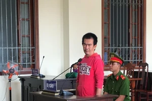 Khuyên không được, chồng cầm dao ‘xử’ người tình của vợ 