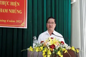 Chủ tịch UBND TP Cần Thơ Trần Việt Trường phát biểu kết luận tại hội nghị. Ảnh: NHẪN NAM