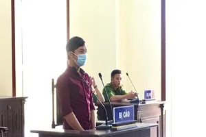 Bỗng dưng trúng đạn bi sắt từ chuyện... loa kẹo kéo