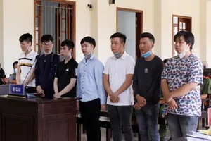 Sinh viên mới ra trường lên mạng học cách in tiền giả