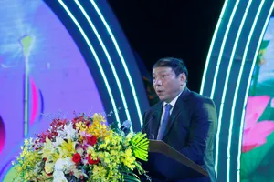 Bộ trưởng VH-TT&DL: Nghiên cứu chính sách hỗ trợ nghệ nhân đờn ca tài tử