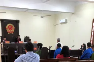 Một bị cáo vụ giả mạo trong công tác được giảm 2 năm tù 