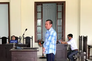 Cán bộ địa chính giả chữ ký phó chủ tịch phường để làm 7 hồ sơ đất đai