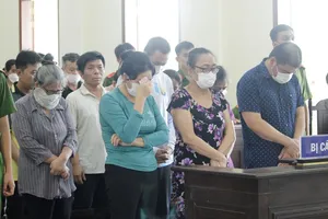 22 bị cáo trong băng nhóm lừa đảo, đánh tráo sổ đỏ ở miền Tây lãnh án