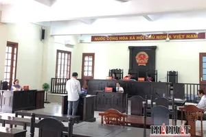 Ô tô trôi, thay vì đạp thắng lại đạp nhầm chân ga