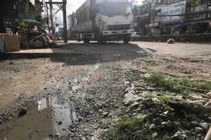 Lãnh đạo quận Ninh Kiều lý giải đoạn ‘thắt cổ chai’ đường Trần Phú chậm làm