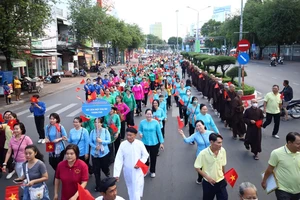 TP Cần Thơ: Hơn 3.000 người tham gia đi bộ đồng hành vì người nghèo