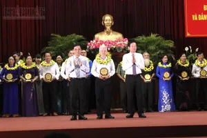 Thành ủy Cần Thơ tuyên dương 95 bí thư chi bộ và đảng viên tiêu biểu