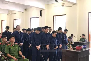 Tòa tuyên án 20 bị cáo sử dụng vũ khí quân dụng, gây náo loạn đường phố