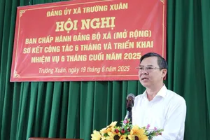 Chủ tịch TP Cần Thơ: Giải quyết thủ tục, không vì sáp nhập mà kêu chờ