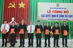 Công bố 7 Phó Chánh án TAND TP Cần Thơ mới và Chánh án, Phó Chánh án 14 TAND khu vực 