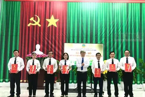 TAND TP Cần Thơ công bố lãnh đạo các tòa chuyên trách và phòng nghiệp vụ