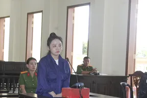 Một phụ nữ giả mạo Giám đốc công an tỉnh, lừa lấy của bạn gần 1 tỉ