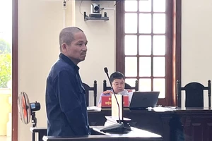 Dùng kéo giải quyết mâu thuẫn vợ chồng, người chồng bị phạt 8 năm tù 