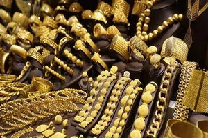 Giá vàng bùng nổ vì Donald Trump dẫn điểm