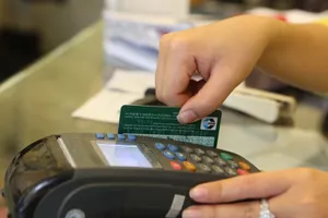 TP.HCM: Không còn cảnh xếp hàng dài rút tiền mặt dịp tết tại cây ATM